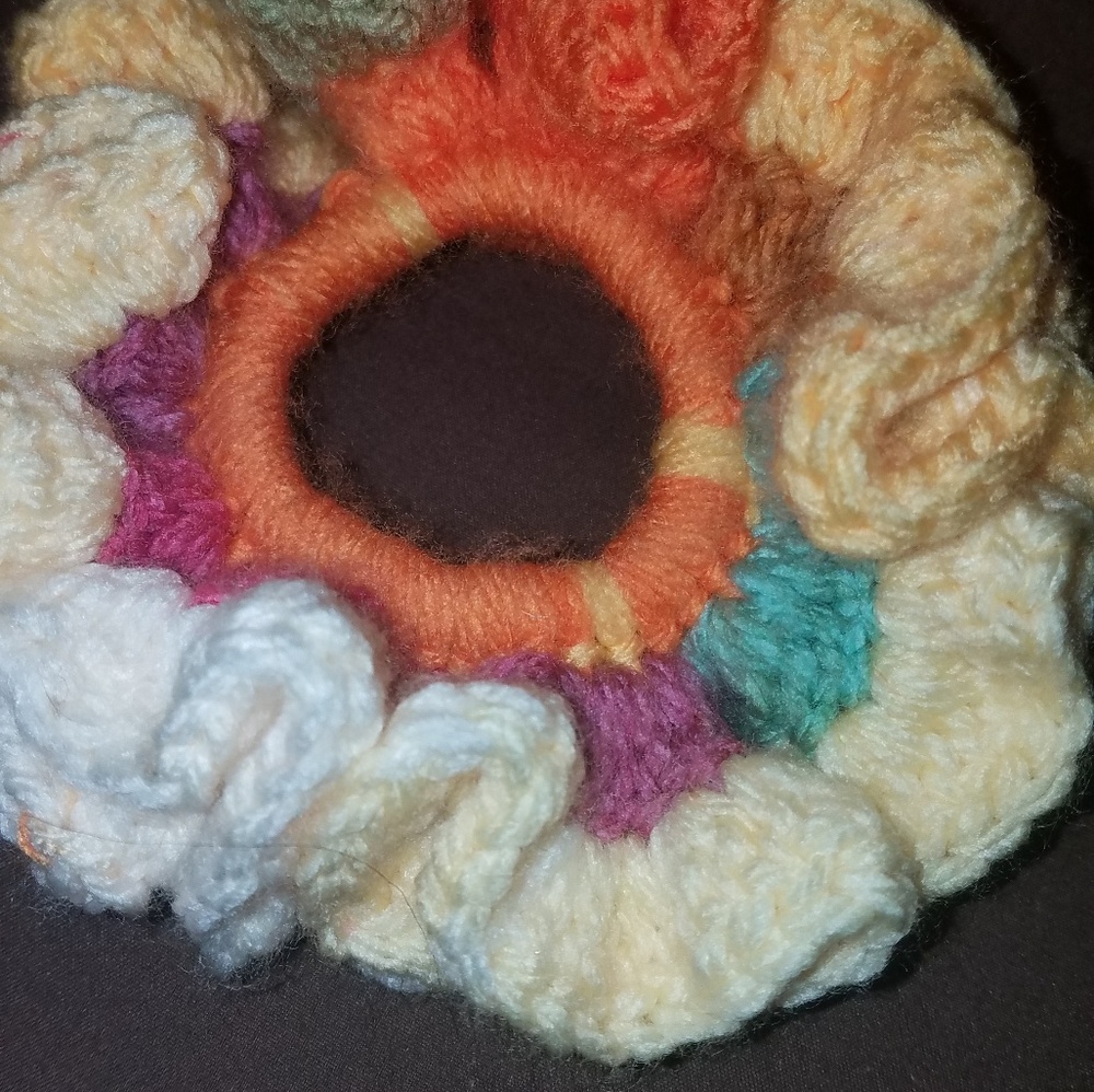 Homemade hair scrunchies - Picture 4 of 4